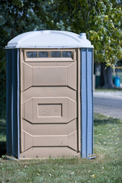 Portable Toilet Options We Offer in Bannockburn, IL